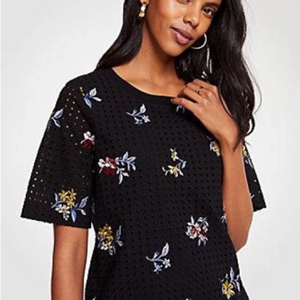 Ann Taylor Black Eyelet Top with Floral Embroidery
#012